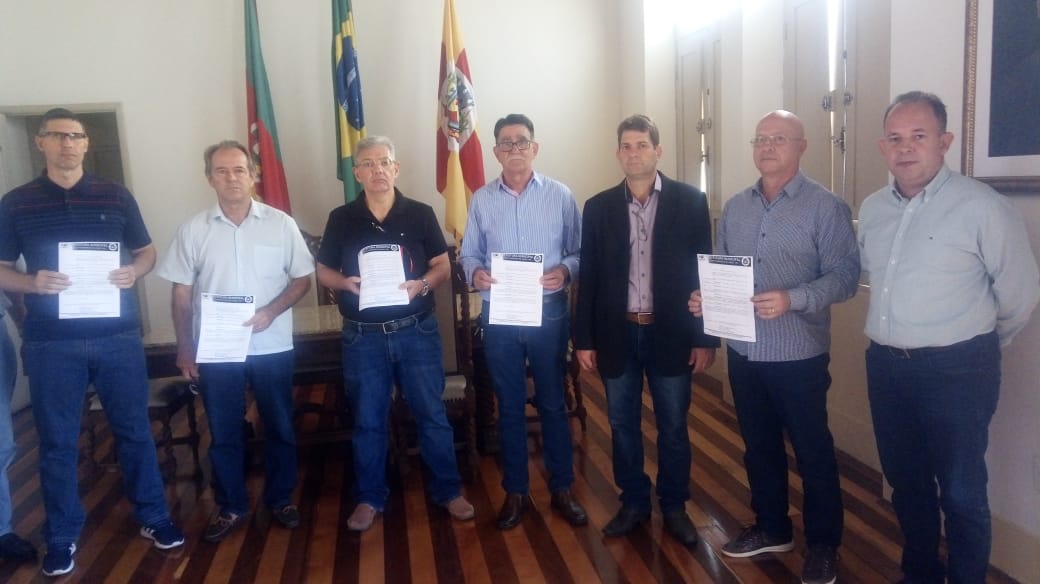 Autoridades do Município reuniram-se para tratar assunto referente ao Decreto nº 1005/2020