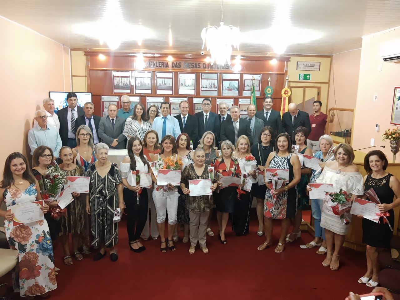 Câmara Municipal realiza Sessão Solene em homenagem ao Dia Internacional da Mulher